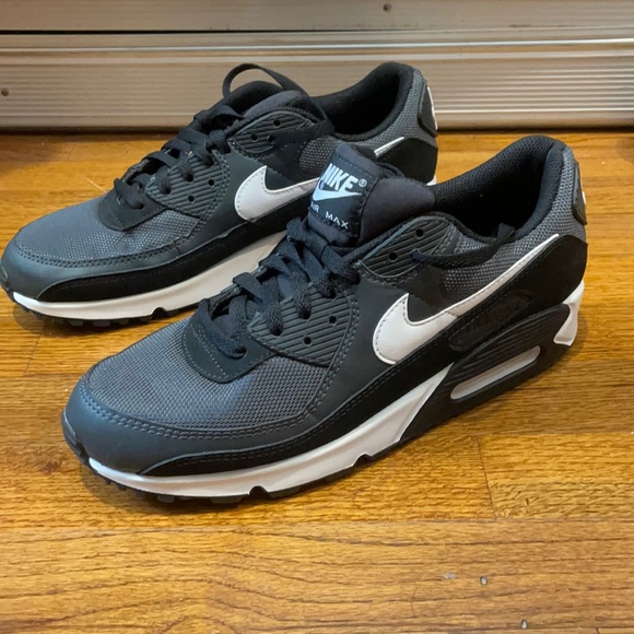 Nike Air Max. Men’s size 11 - Picture 1 of 3